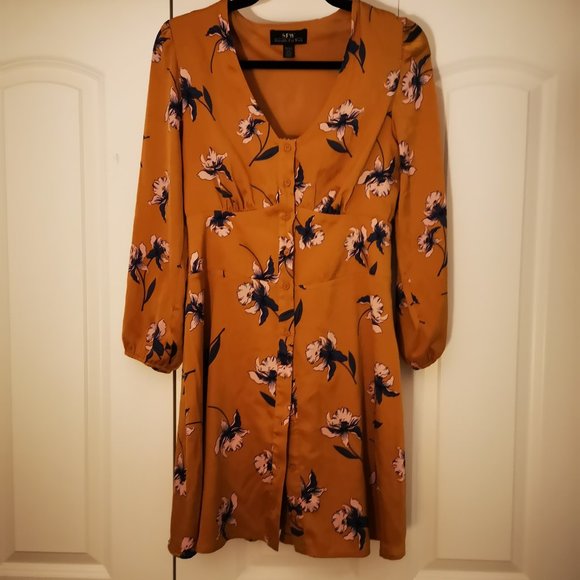 SFW | NEW | Gold Floral Dress - Picture 2 of 9